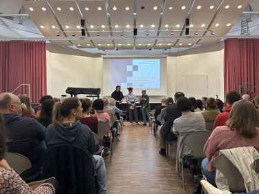 Titelbild: Lernen in einer Kultur der Digitalität: Pädagogischer Tag am Katholischen Schulzentrum Halle (Saale)