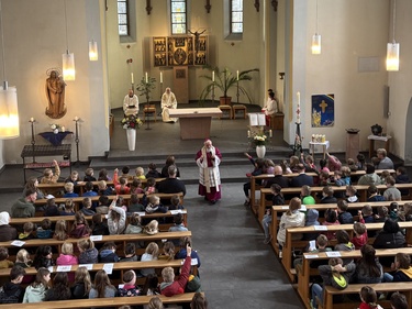 Titelbild: Wo Zukunftsträume wachsen: 25 Jahre St. Mechthild-Grundschule