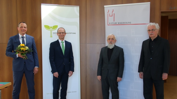 Titelbild: "Wir sind Komplett" - Dr. Gunnar Stammen startet als Kaufmännischer Vorstand der Edith-Stein-Schulstiftung