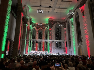 Titelbild: Festliche Klänge in der Johanniskirche: Adventskonzerte des Norbertusgymnasiums