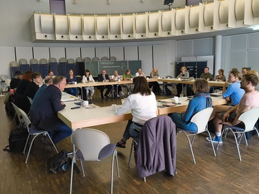 Titelbild: RKS-Fachtag am Elisabeth-Gymnasium zum Thema „Geschlechtliche Identität an Schulen“