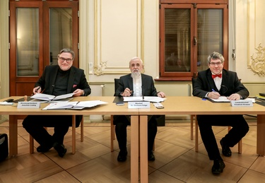 Titelbild: Unterzeichnung der Vereinbarung zum Konfessionell-kooperativen Religionsunterricht im Land Sachsen-Anhalt am 09. Dezember 2020