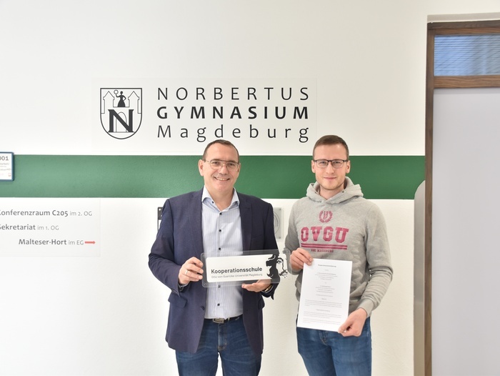 Titelbild: Das Norbertusgymnasium ist Kooperationsschule der Otto-von-Guericke-Universität Magdeburg